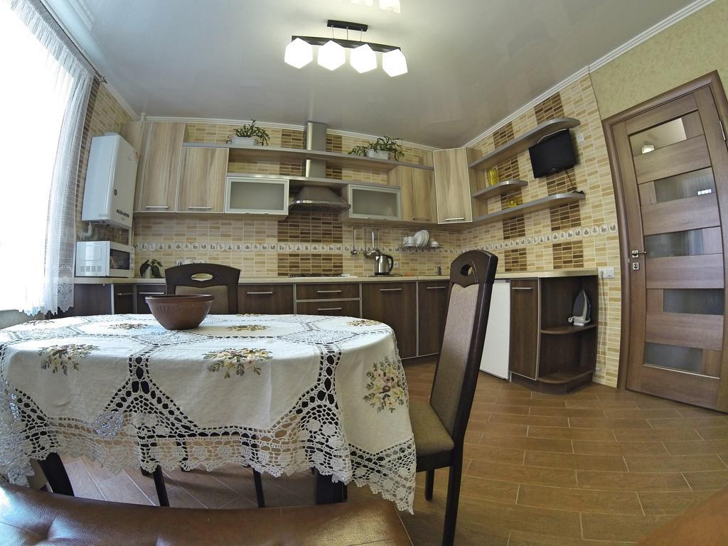 Appartamento Naberezhnaya Roshen Vinnycja Esterno foto